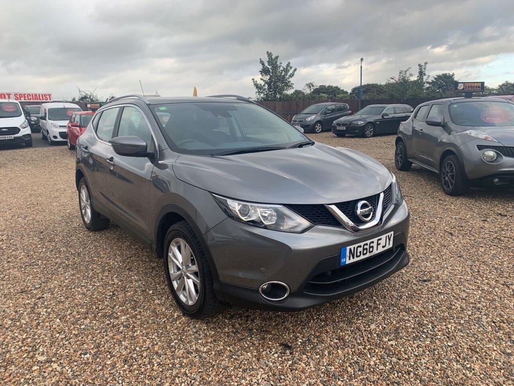 View our NISSAN QASHQAI