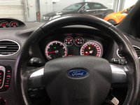 USED 2007 57 FORD FOCUS 2.5 ST-2 3d 225 BHP * AIR CON * ALLOYS * 2 OWNER *  2 KEYS * 10 SERVICE STAMPS * XENON HEADLIGHTS * REAR PARKING SENSORS *