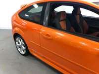 USED 2007 57 FORD FOCUS 2.5 ST-2 3d 225 BHP * AIR CON * ALLOYS * 2 OWNER *  2 KEYS * 10 SERVICE STAMPS * XENON HEADLIGHTS * REAR PARKING SENSORS *