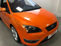 USED 2007 57 FORD FOCUS 2.5 ST-2 3d 225 BHP * AIR CON * ALLOYS * 2 OWNER *  2 KEYS * 10 SERVICE STAMPS * XENON HEADLIGHTS * REAR PARKING SENSORS *