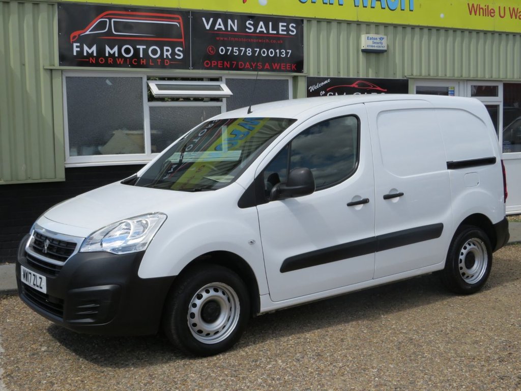 View our PEUGEOT PARTNER