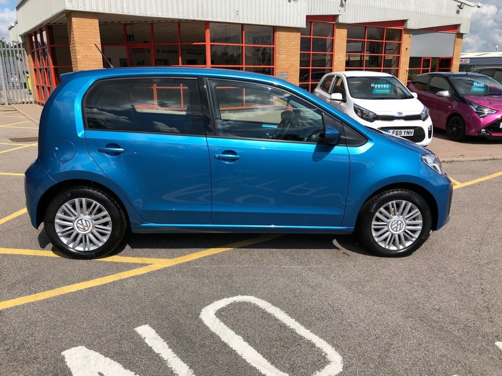 17 Volkswagen Up Move Up 8 985