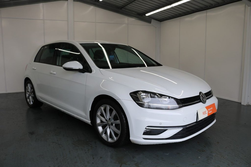 View our VOLKSWAGEN GOLF