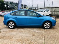 USED 2009 09 FORD FOCUS 1.6 ZETEC 5d 100 BHP 5 Door Family Hatchback in Metallic Vision Blue