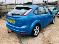 USED 2009 09 FORD FOCUS 1.6 ZETEC 5d 100 BHP 5 Door Family Hatchback in Metallic Vision Blue