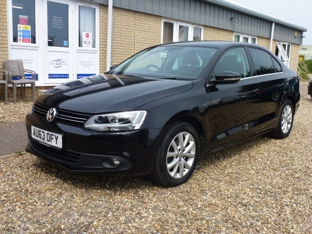 2013 63 Volkswagen Jetta 1.6 LTD EDITION TDI BLUEMOTION TECHNOLOGY 4d 104 BHP