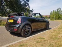 USED 2013 13 MINI CONVERTIBLE 1.6 JOHN COOPER WORKS 2d 208 BHP CHILI PACK, NAV, BI-XENON, LEATHER
