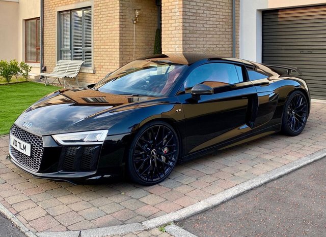 2015 65 Audi R8 5.2 V10 PLUS QUATTRO 2d 602 BHP
