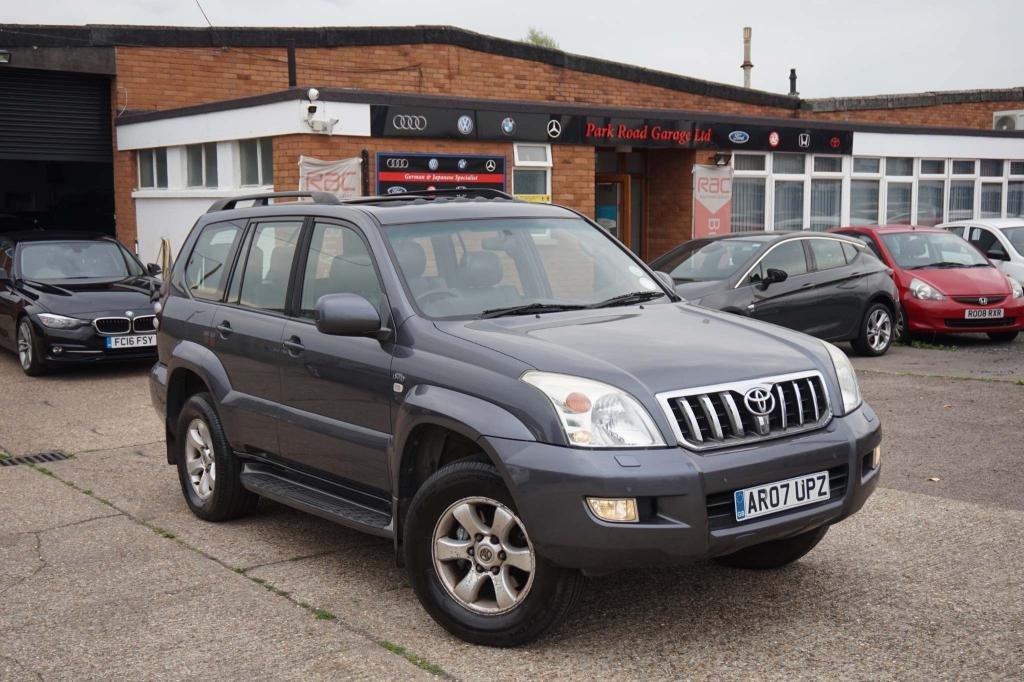 View our TOYOTA LAND CRUISER