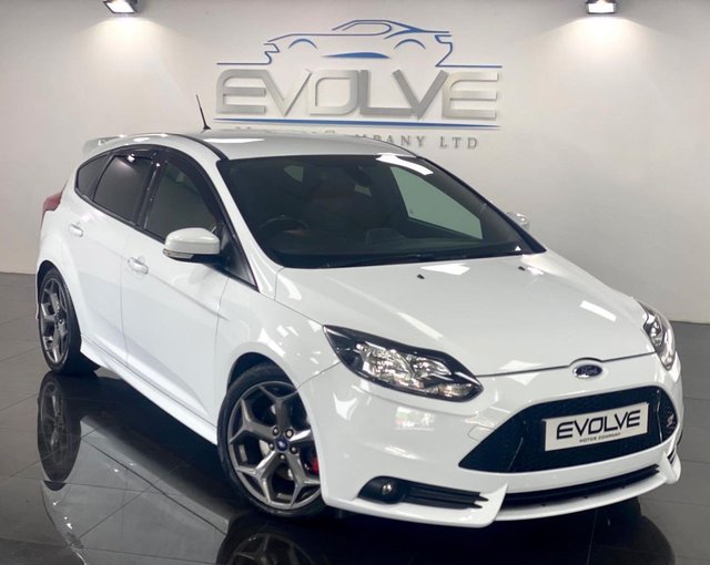 2014 14 Ford Focus 2.0 ST-2 5d 247 BHP