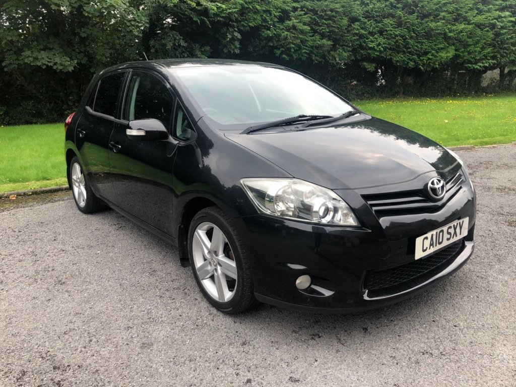 10 Toyota Auris Sr Valvematic 2 995