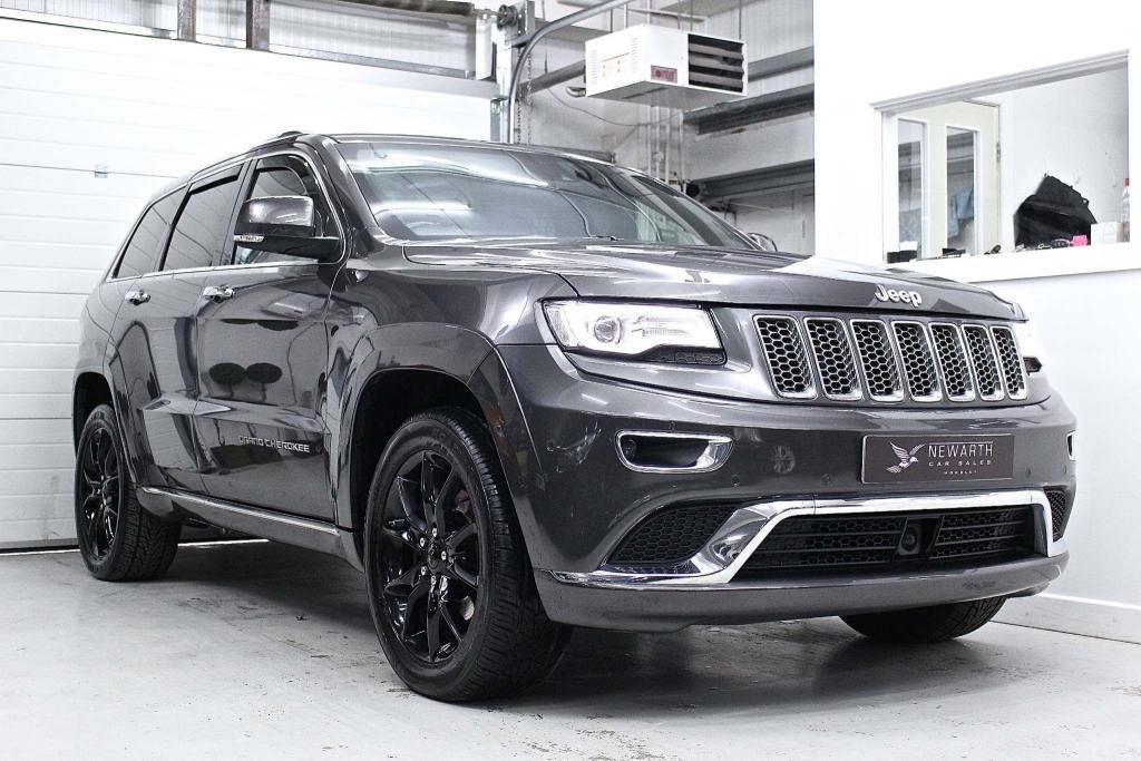 View our JEEP GRAND CHEROKEE