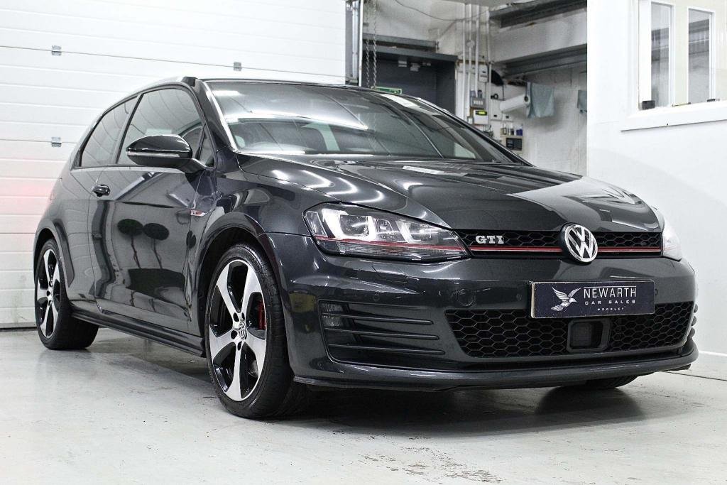 View our VOLKSWAGEN GOLF