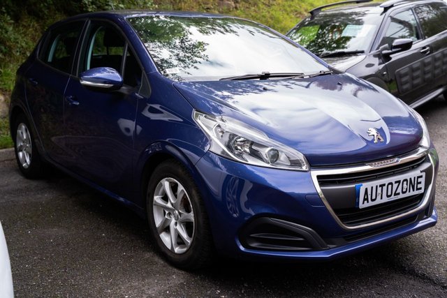View our PEUGEOT 208
