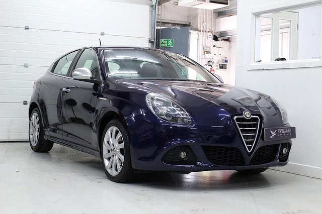 2012 12 Alfa Romeo Giulietta 2.0 JTDM-2 VELOCE TCT 5d 170 BHP