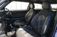 USED 2014 64 MINI COOPER 1.6 COOPER ALL4 3d 121 BHP **Auto - Ony 35,000 Miles** 