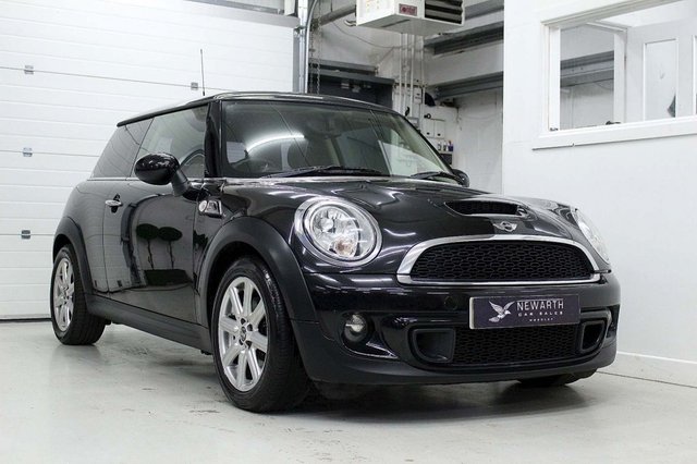 2011 11 MINI Hatch Cooper 2.0 COOPER SD 3d 141 BHP