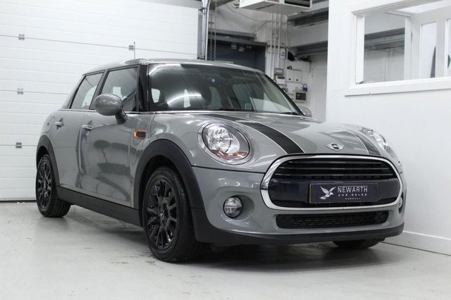 2017 17 MINI Hatch Cooper 1.5 COOPER 5d 134 BHP
