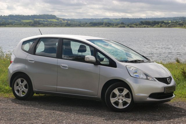 2010 10 Honda Jazz 1.3 I-VTEC ES I-SHIFT 5d 98 BHP