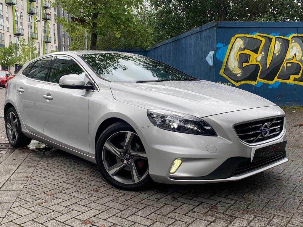 View our VOLVO V40