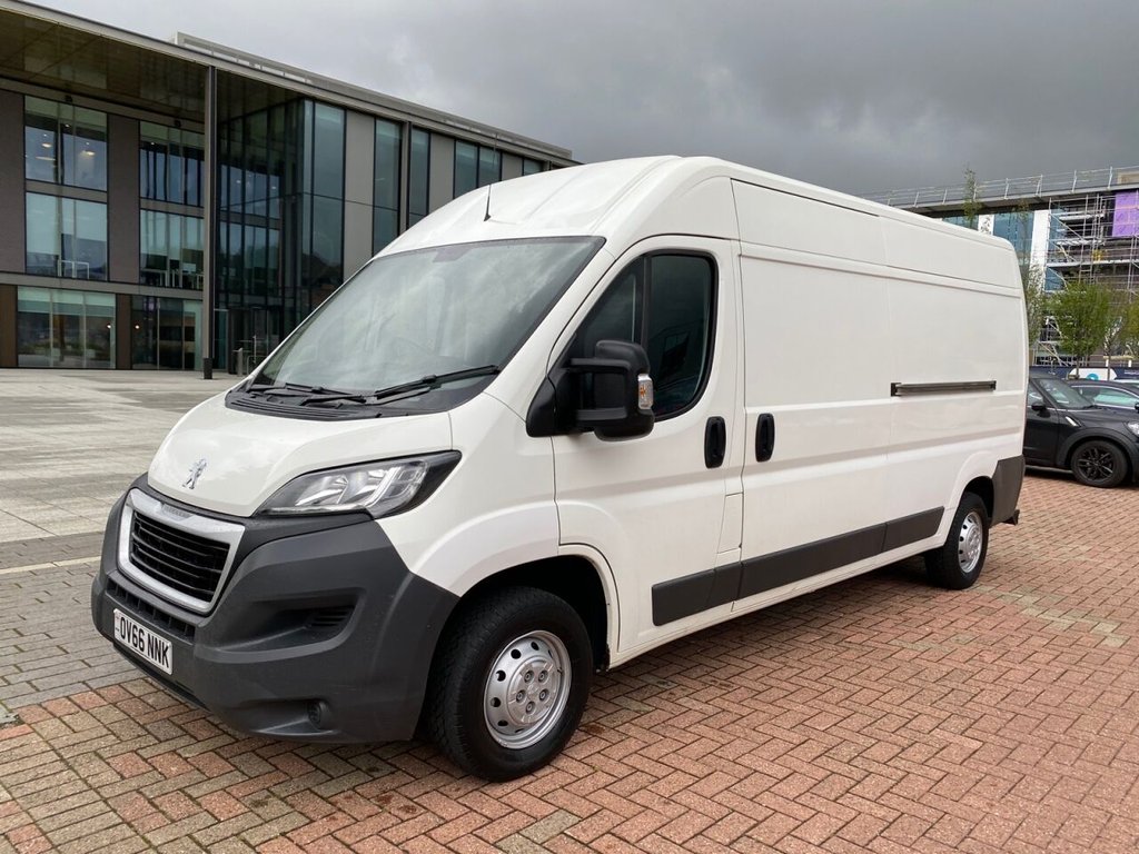 View our PEUGEOT BOXER