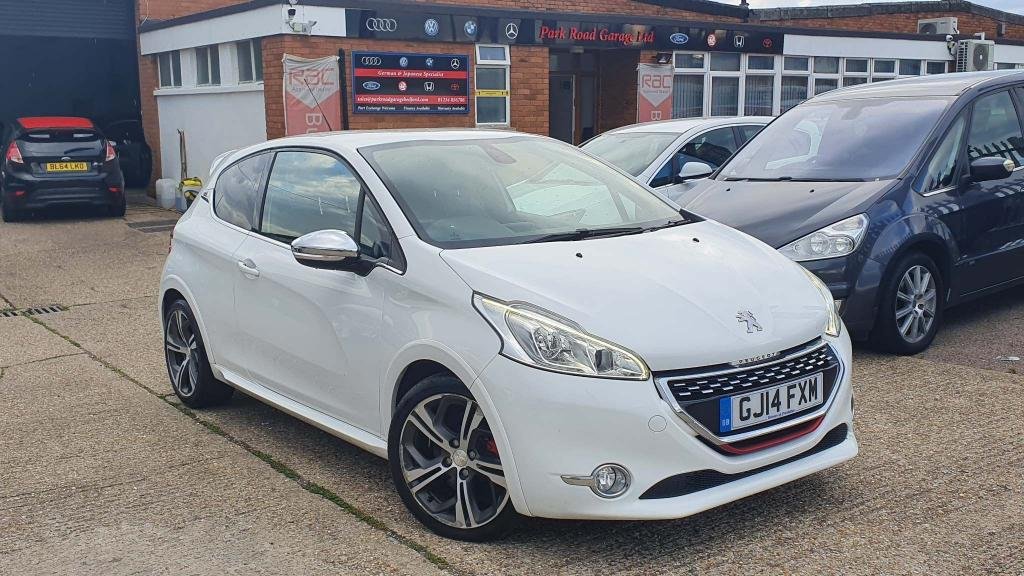 View our PEUGEOT 208