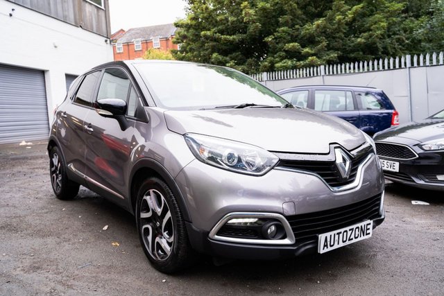 View our RENAULT CAPTUR