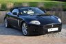 USED 2006 56 JAGUAR XK 4.2 XKR 2d 416 BHP MIDNIGHT BLACK-IVORY HIDE.