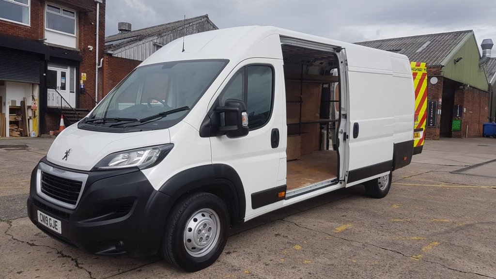 View our PEUGEOT BOXER
