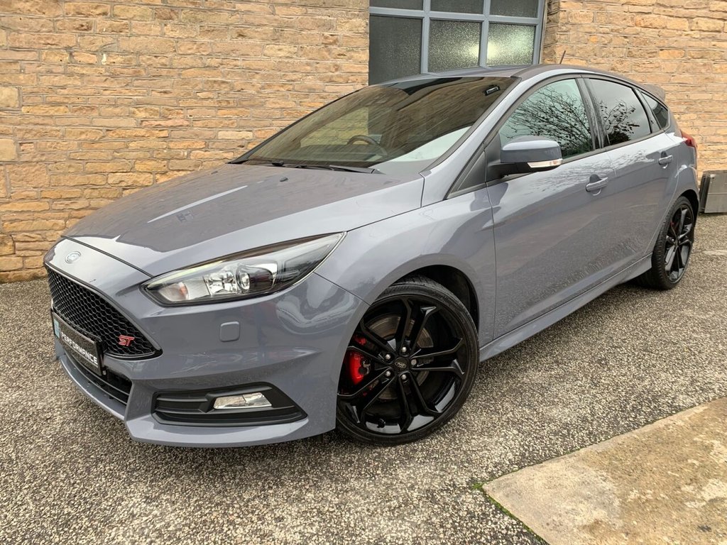 17 Ford Focus St 3 17 485