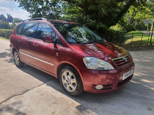 2001 Y Toyota Avensis 2.0 VERSO GLS VVT-I 5d 146 BHP