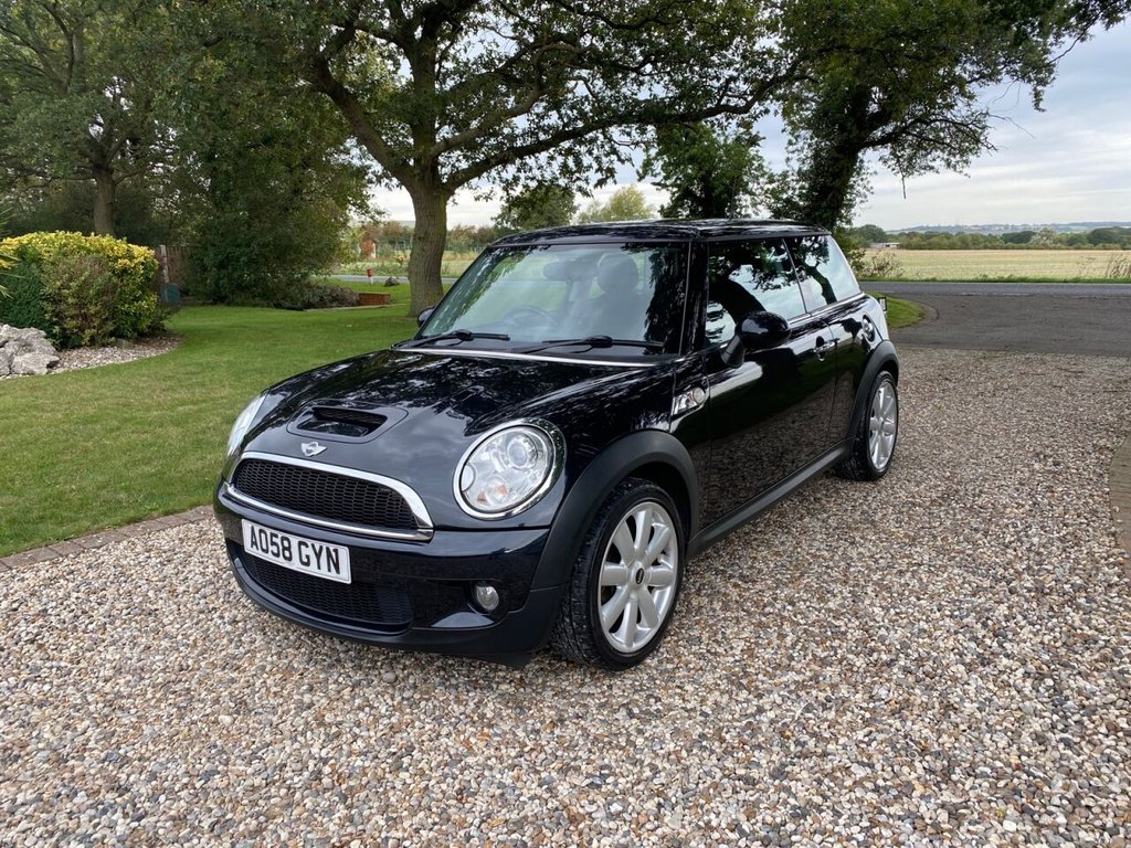 View our MINI HATCH COOPER