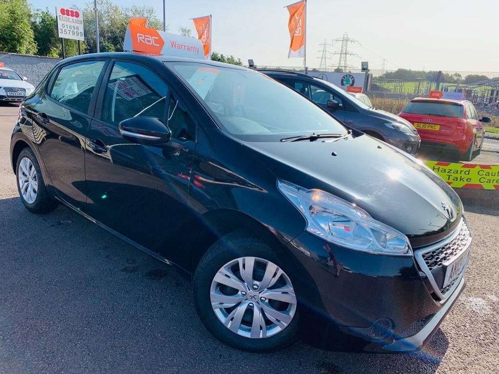 View our PEUGEOT 208