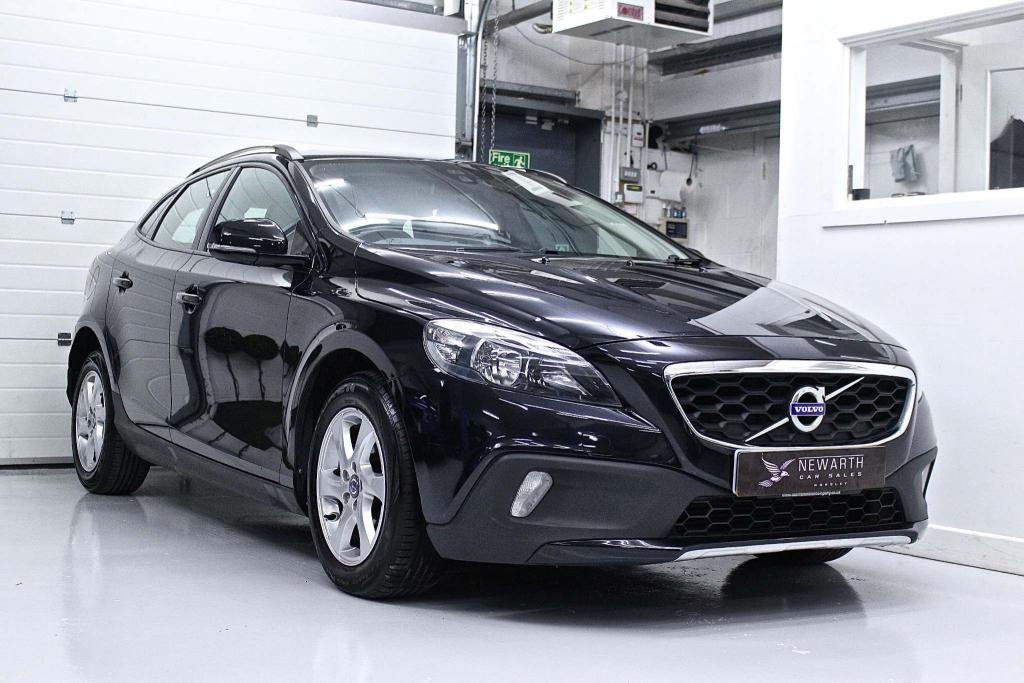 View our VOLVO V40