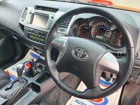 USED 2016 66 TOYOTA HI-LUX 3.0 INVINCIBLE 4X4 D-4D DCB 169 BHP 1 LADY OWNER FROM NEW  ** NO VAT **