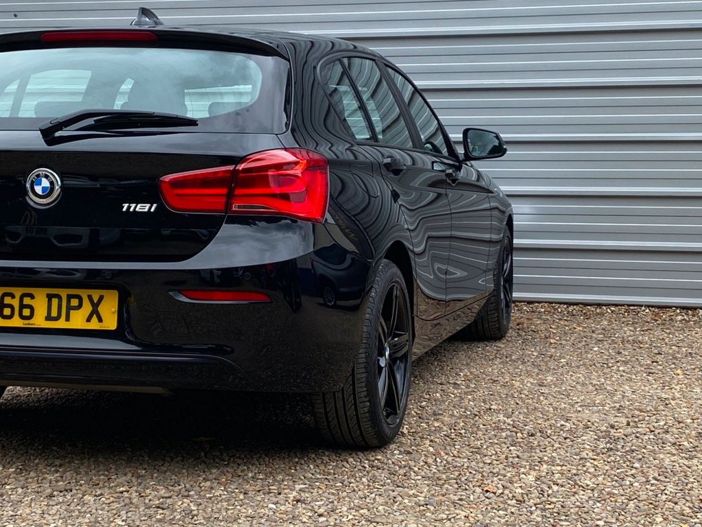 16 Bmw 1 Series 118i Sport 11 900