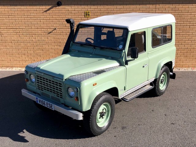 1999 V Land Rover Defender  90 Heritage // TD5 // 2.5L 120 BHP // Px swap