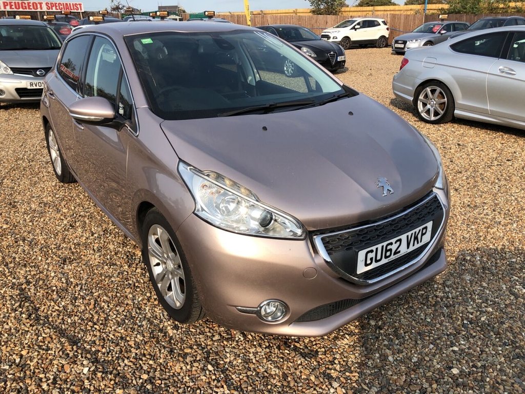 View our PEUGEOT 208