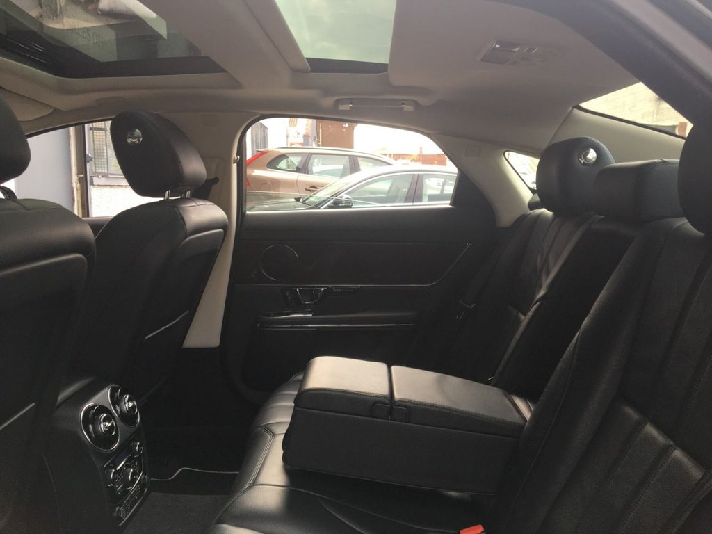 USED 2017 67 JAGUAR XJ 3.0 D V6 LUXURY 4d 296 BHP FINANCE AVAILABLE