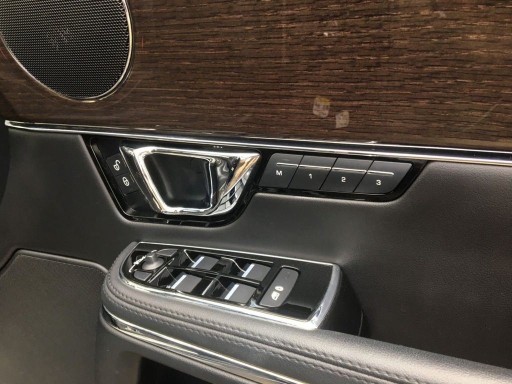 USED 2017 67 JAGUAR XJ 3.0 D V6 LUXURY 4d 296 BHP FINANCE AVAILABLE