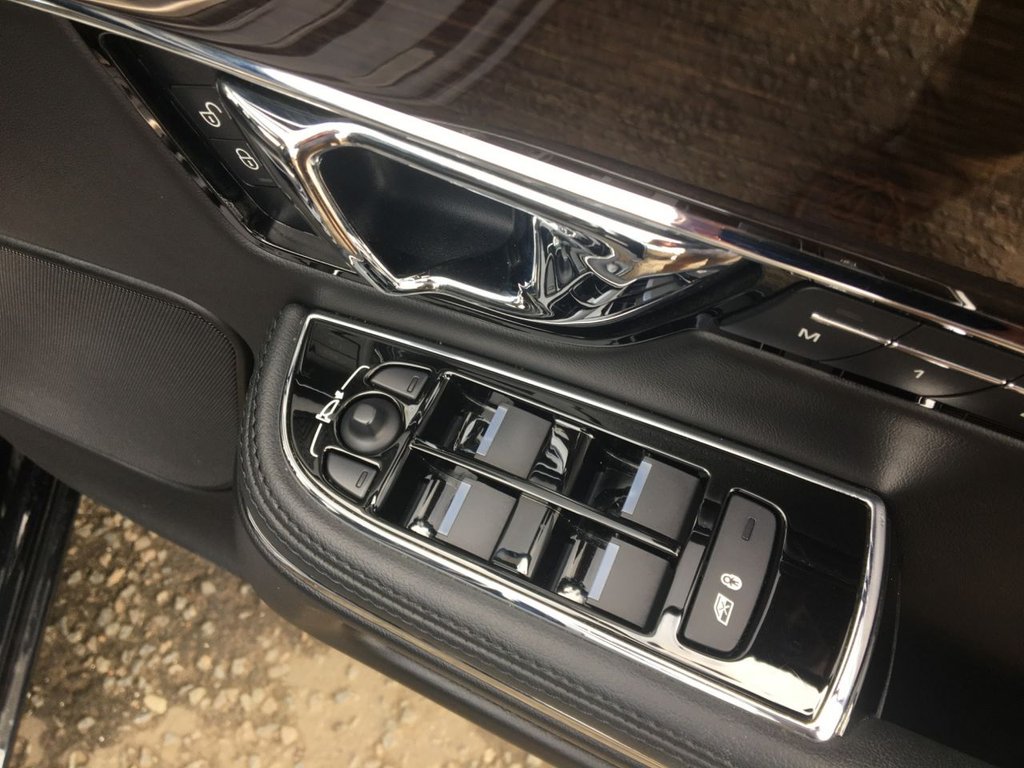 USED 2017 67 JAGUAR XJ 3.0 D V6 LUXURY 4d 296 BHP FINANCE AVAILABLE