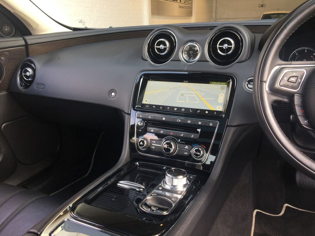USED 2017 67 JAGUAR XJ 3.0 D V6 LUXURY 4d 296 BHP FINANCE AVAILABLE