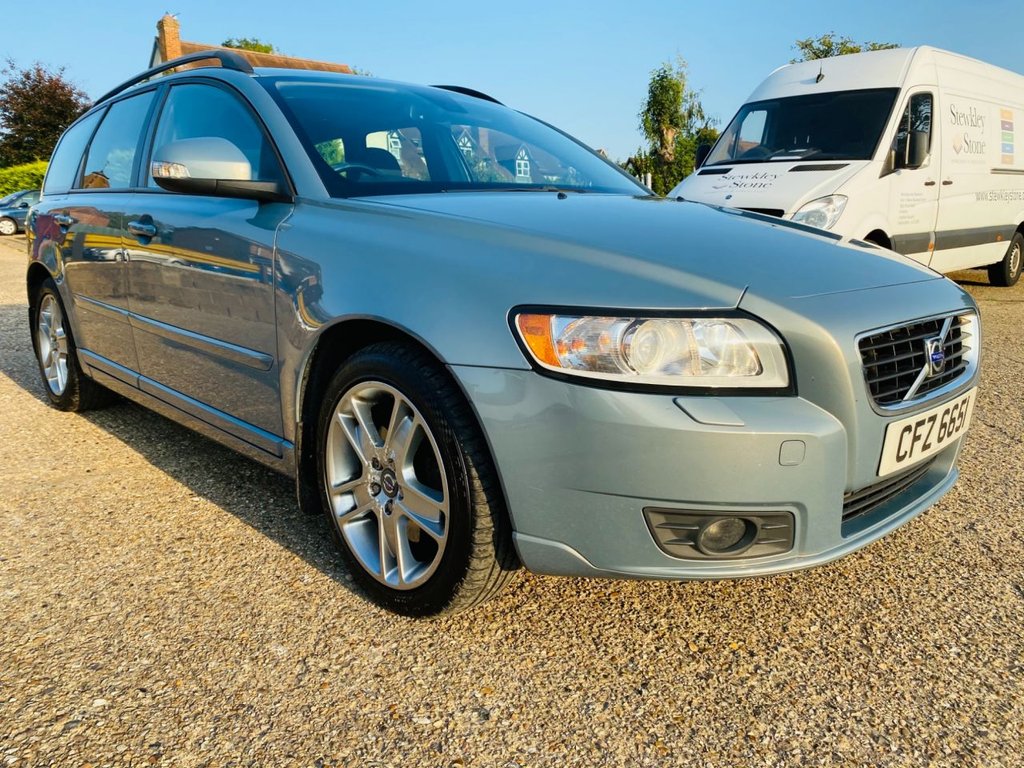 View our VOLVO V50