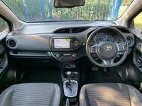 USED 2015 15 TOYOTA YARIS 1.5 HYBRID EXCEL 5d 73 BHP 