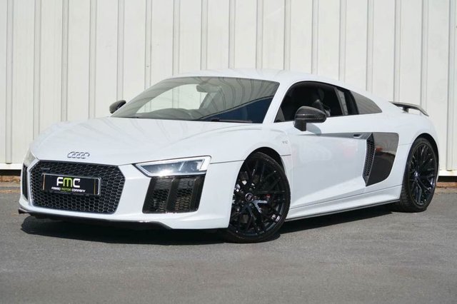 2016 65 Audi R8 5.2 V10 QUATTRO 2d 533 BHP **Audi Extended Warranty until May 2021**