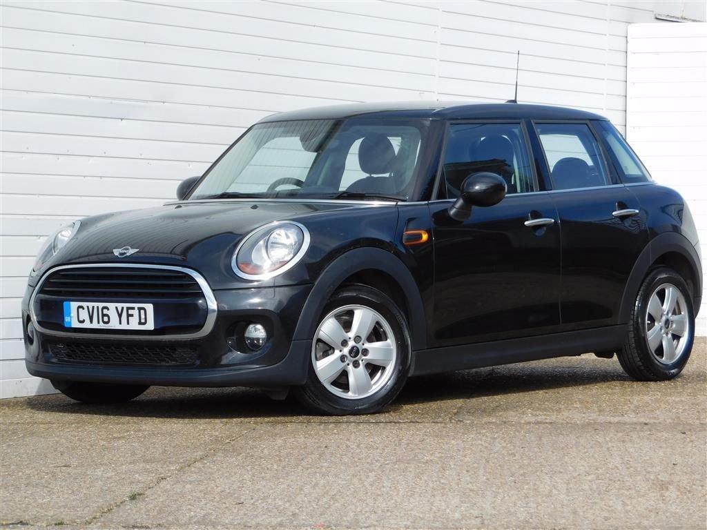 View our MINI HATCH COOPER