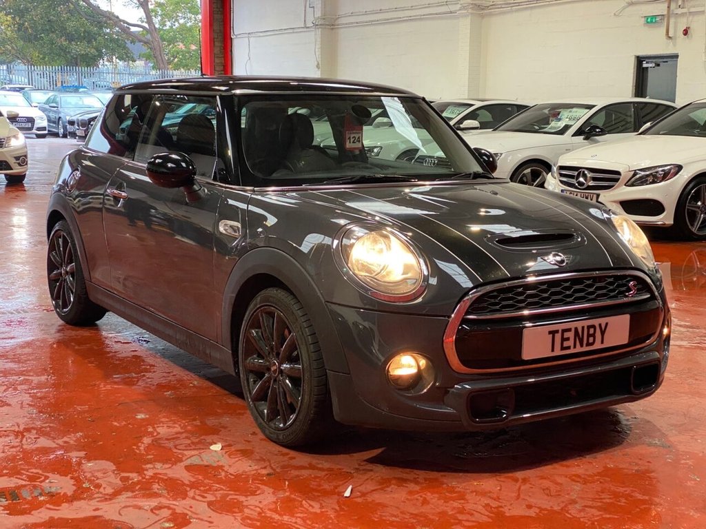 View our MINI HATCH COOPER