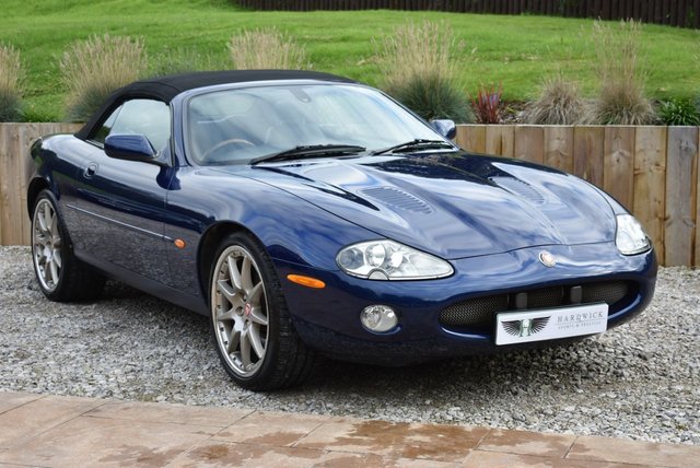 2002 02 Jaguar Xk 4.0 XKR 2d 370 BHP