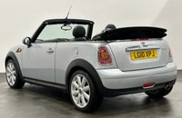 USED 2010 10 MINI CONVERTIBLE 1.6 COOPER 2d 122 BHP Pure Silver , Leather Punch , 17" Alloy Wheels ,
