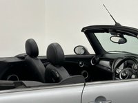 USED 2010 10 MINI CONVERTIBLE 1.6 COOPER 2d 122 BHP Pure Silver , Leather Punch , 17" Alloy Wheels ,